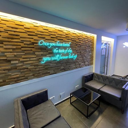 Aviators Guest House - Premium Room Strausberg Exterior photo