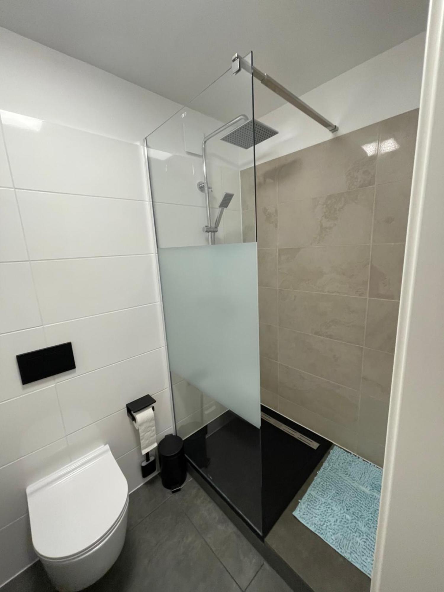 Aviators Guest House - Premium Room Strausberg Exterior photo
